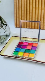 پالت سایه چشم  میس لارا